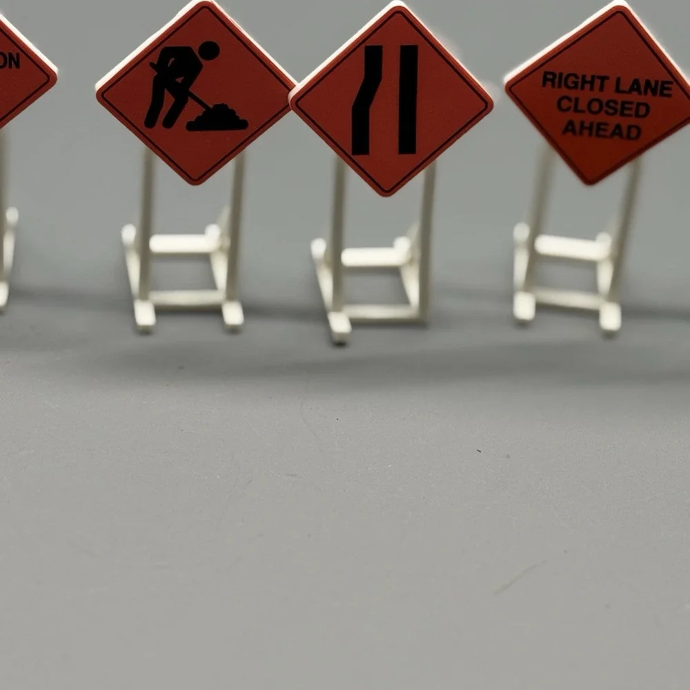 Walthers Faller Rocky Mountain Express Train Set Construction Signs Figures Lot